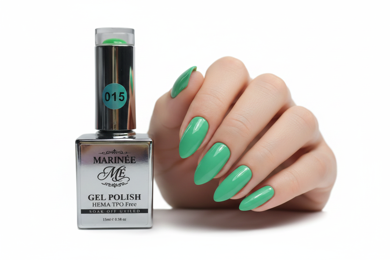 Gel Polish 015 - hand shot